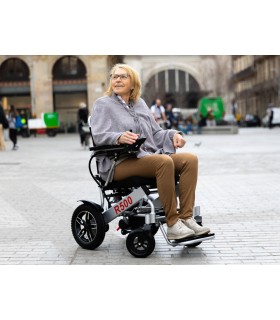 Silla de Ruedas Eléctrica Plegable R500 – Ligera y Potente