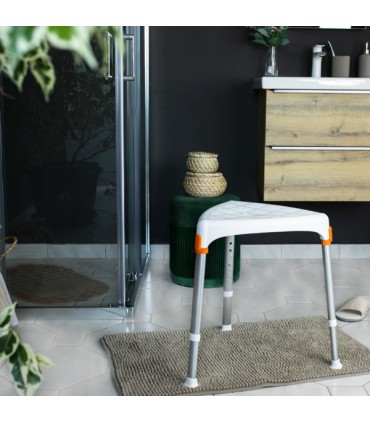 Taburete Ducha Triangular CORNER (Ideal Baños Pequeños) | Ortopedia Lowcost