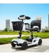 Scooter eléctrico desmontable Libercar Alfa en un paisaje con lago