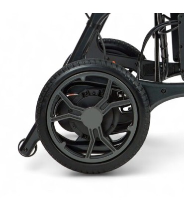 Silla de ruedas eléctrica ultraligera VERA, fabricada en fibra de carbono y magnesio.